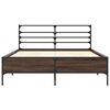 vidaXL Рамка за легло, кафяв дъб, 140x190 см, инженерно дърво и метал