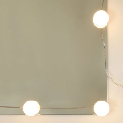 vidaXL Огледален шкаф с LED, бял, 60x31,5x62 см