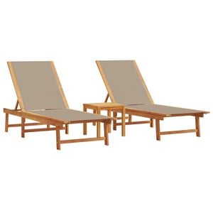 vidaXL Шезлонги, 2 бр, с маса, таупе, акациево дърво масив и textilene