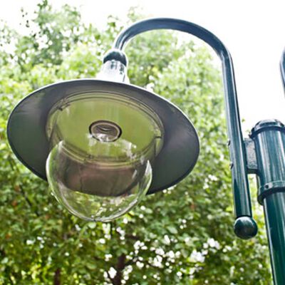 Градинска лампа Кеймбридж с 2 фенера, 220 см.