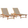 vidaXL Шезлонги, 2 бр, с маса, таупе, акациево дърво масив и textilene