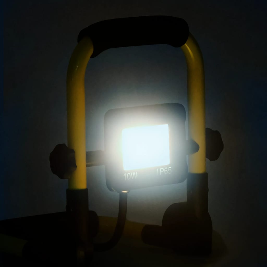 vidaXL LED прожектор с дръжка, 10 W, студено бяло